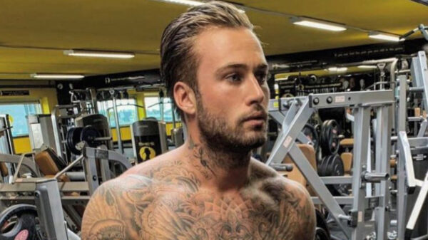 Dave Roelvink laat met ranzige video zien dat 'ie beter in bed had kunnen blijven liggen