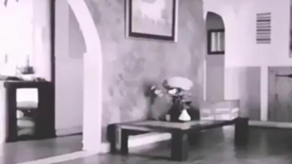 Bizarre geestverschijning in woning op camera vastgelegd