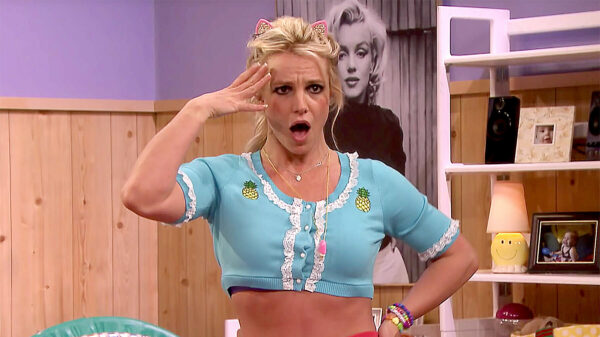 Badderende Britney Spears doet opvallende bekentenis: "I like to s*ck"