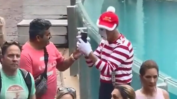 Eindelijk eens een mimespeler die wél grappig is