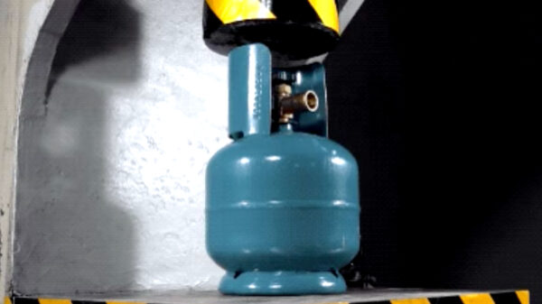 Gifdump: 23 voorwerpen die kapot gaan dankzij de hydraulische pers