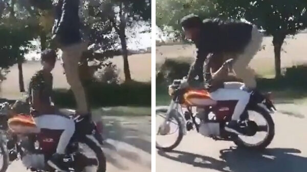 Stuntend motorduo loopt meer dan alleen een deuk in hun ego op