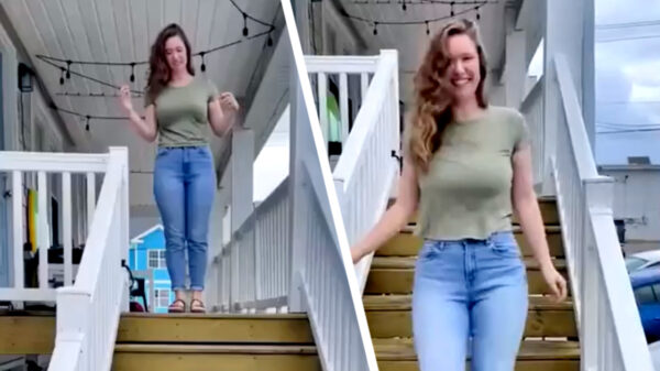 Een trap blijkt het ideale hulpmiddel voor een fatsoenlijke brassière-test