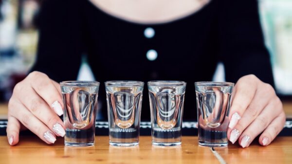 Braziliaanse zangeres Linda Mel trakteert fan op een heel bijzonder shotje