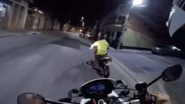 Intense politieachtervolging door de stad lijkt op een potje real life GTA