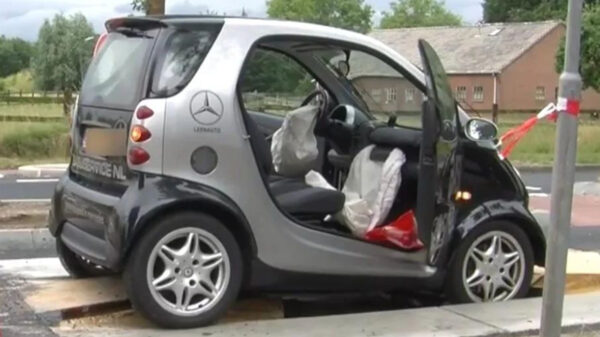 Compilatie: 11 flinke klappers op de falende Biltse bussluis op een rij