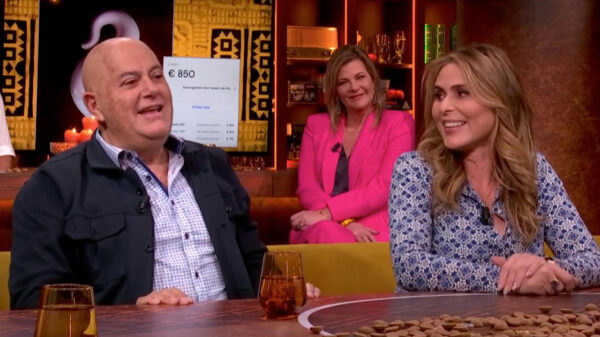 Jack van Gelder zichtbaar ongemakkelijk tijdens pikant verhaal Heleen van Royen