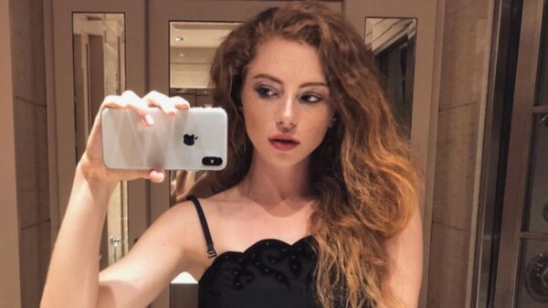 Spiegeltje spiegeltje aan de wand deze vrouwen zijn behoorlijk amusant (11)