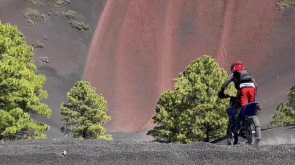Motorcrosser zoekt het even hogerop
