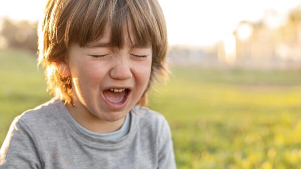 Een prachtig moment uit het leven van een jonge vader