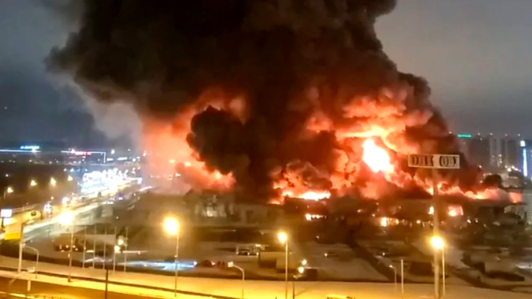 15.000 m² van winkelcentrum Mega Khimki in Moskou compleet afgebrand