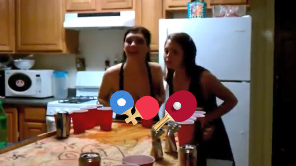 Valsspeelsters zetten zwaar geschut in als afleidingsmanoeuvre tijdens een potje beerpong