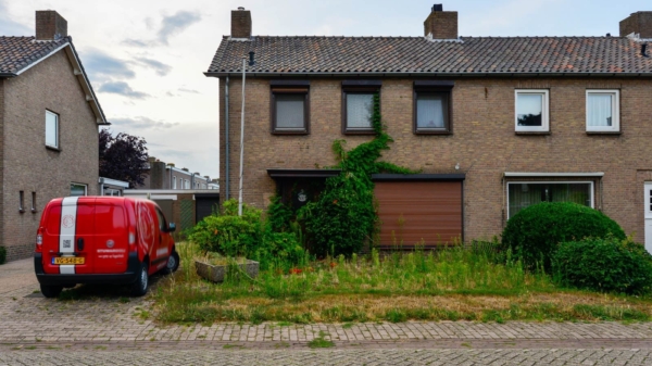 Karakteristiek huis in Den Bosch te koop waar je even "doorheen" moet kijken
