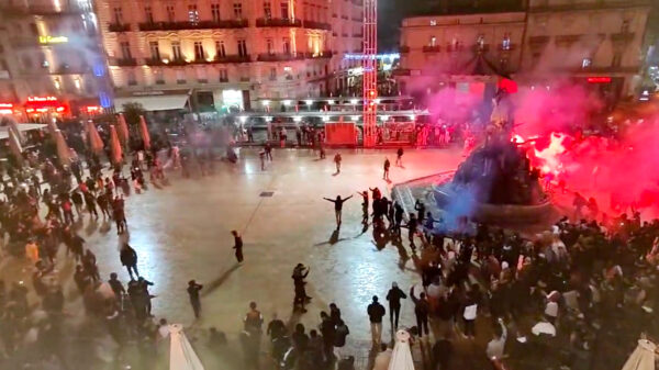 Het moment waarop het in Parijs tussen Marokkanen en Fransozen compléét uit de hand liep