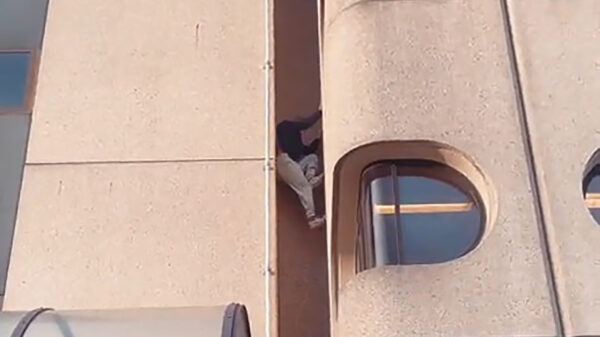 Waarom de trap nemen als je ook op deze manier naar beneden kunt?