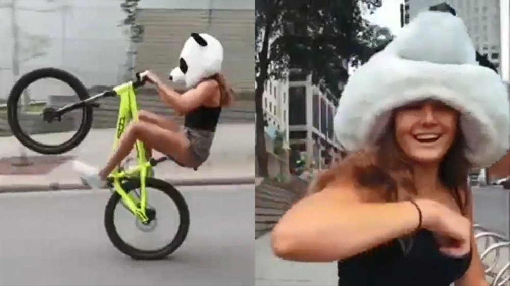 Panda wil imponeren met een wheelie en bezeert haar billen