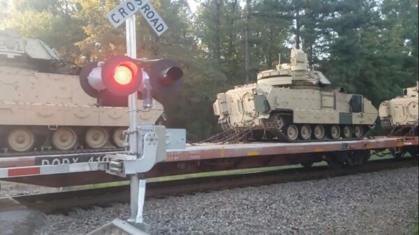 Kerel komt te laat op zijn werk omdat iemand wéér zijn tanks is vergeten