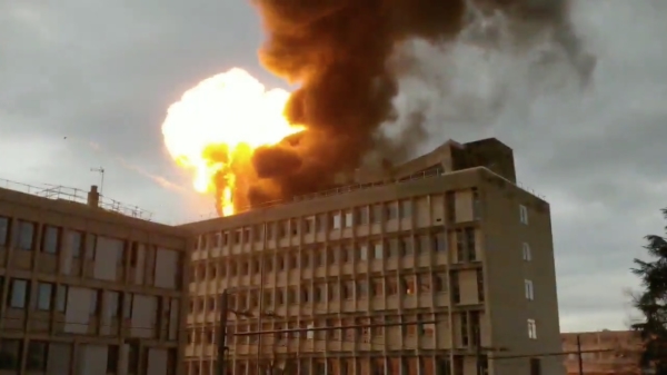 Dikke explosie bij een universiteitsgebouw in Lyon