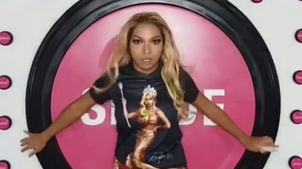 Ze heeft duidelijk een bord achter d'r kop