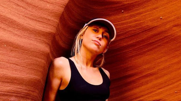 Uitgemergelde Miley Cyrus lijkt voor de anorexia-look te gaan