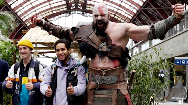 Dit is wat er gebeurt als The Dutch Giant zich in 'Kratos' omtovert