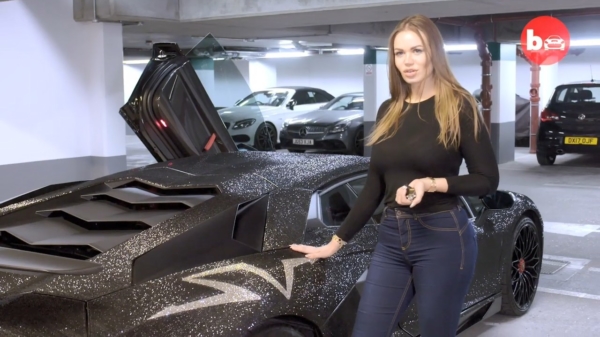 Bling bling Lamborghini Aventador is bedekt met twee miljoen kristallen