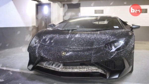 Bling bling Lamborghini Aventador is bedekt met twee miljoen kristallen