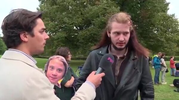 Slijptol brengt bezoekje aan klimaatprotest en blijkt intelligenter dan gemiddelde activist