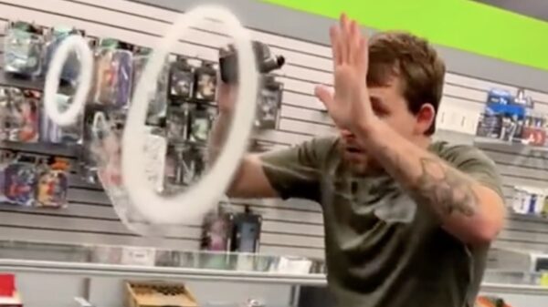 Deze expert heeft duidelijk iets te lang in de shop rondgehangen