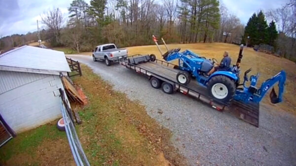 Note to self: altijd de handrem gebruiken als je een trekker inlaadt