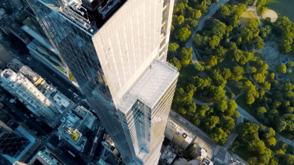 Een rondleiding door het hoogste appartement ter wereld met een prijskaartje van 250 miljoen