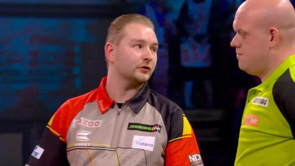 Michael van Gerwen vernedert Belg met 6-0: "Wat ik zei? Dat het slappe hap is"