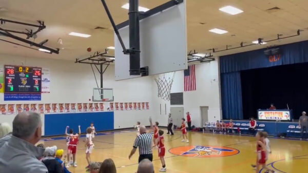 Amerikaanse koter maakt nu al de beste buzzer beater van 2023