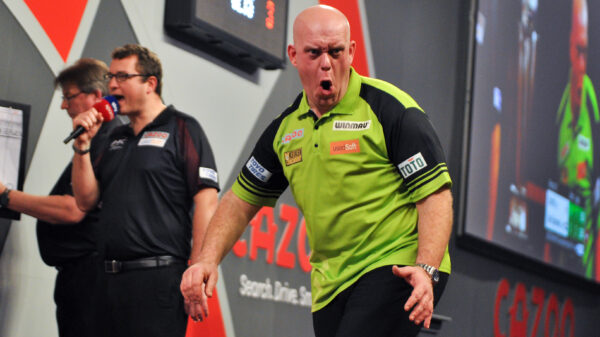 Beste dartsleg OOIT tijdens WK-finale tussen Michael van Gerwen en Michael Smith