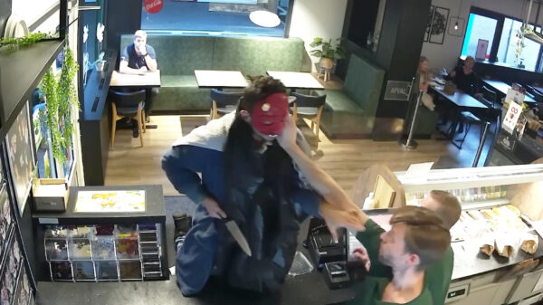 Apeldoornse held die overvaller met frituurmand de snackbar uit mepte wordt als dader gezien