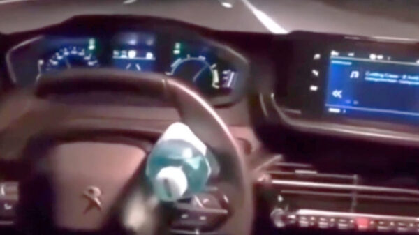 Lifehack om niet zelf te hoeven rijden werkt niet geheel vlekkeloos