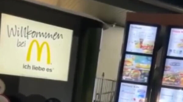 Brekend: Duitsers blijken gevoel voor humor te hebben