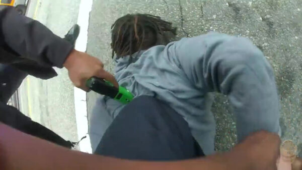 Amerika gonna Amerika: neefje van BLM-oprichter overleden na gewelddadige arrestatie