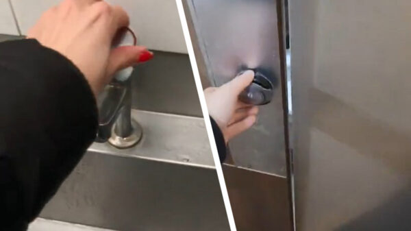 Het openbaar toilet wil nog wel eens voor verrassingen zorgen