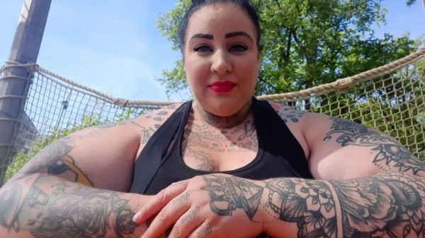 Nederlandse 'SheHulk' Jackie Koorn gaat viraal na interview in New York Post