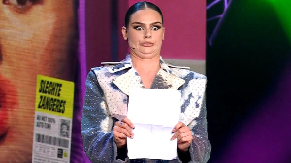 Het extreem ongemakkelijke 'laatste woord' tijdens de roast van Famke Louise