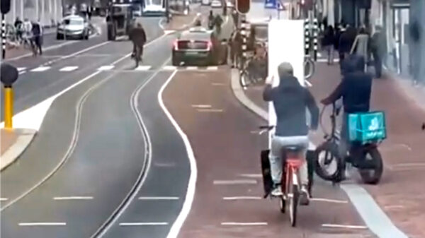 Een kastje met de fiets vervoeren, moet gewoon kunnen toch?