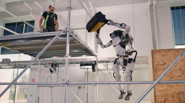 Boston Dynamics deelt briljante video van robot Atlas in actie op de bouw