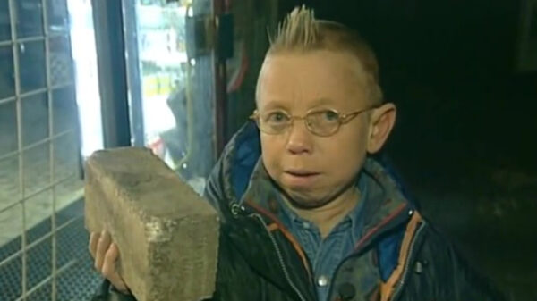 Web classic: de legendarische baksteenvideo van Bart de Graaff