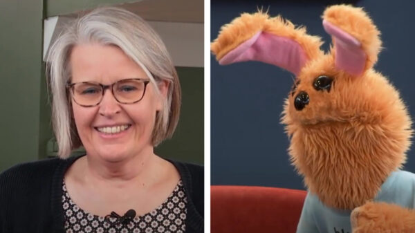 Saskia treft het helemaal in het LLDL-huis: een date met een konijn