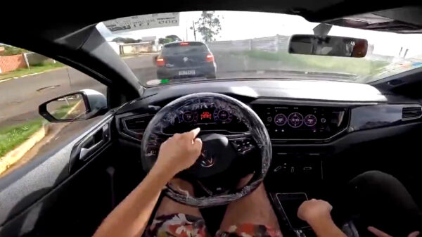 Kijk maat, deze VW Polo heeft een superhandig noodremsysteem