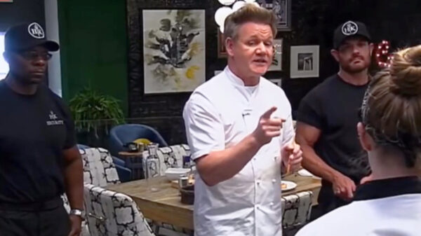 Gordon Ramsay bezorgt 2 Hell's Kitchen-deelnemers de schrik van hun leven