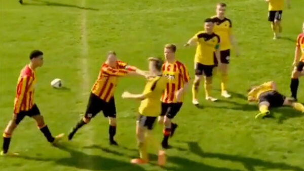 Het was weer een enerverende wedstrijd in de kelderklasse