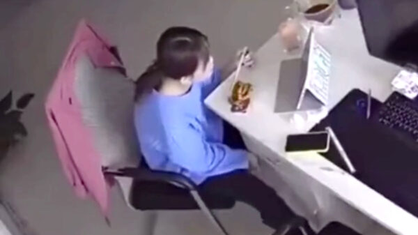 De faceplants komen op kantoor toch altijd net iets harder aan