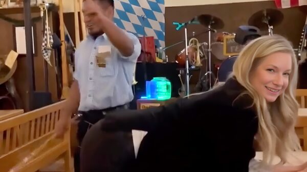 Sommige shotjes in restaurant Hofbräuhaus komen extra hard aan